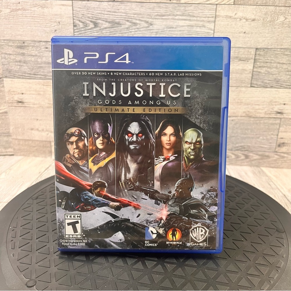 Injustice: Gods Among Us Ultimate Edition for PS4 - Blue Case